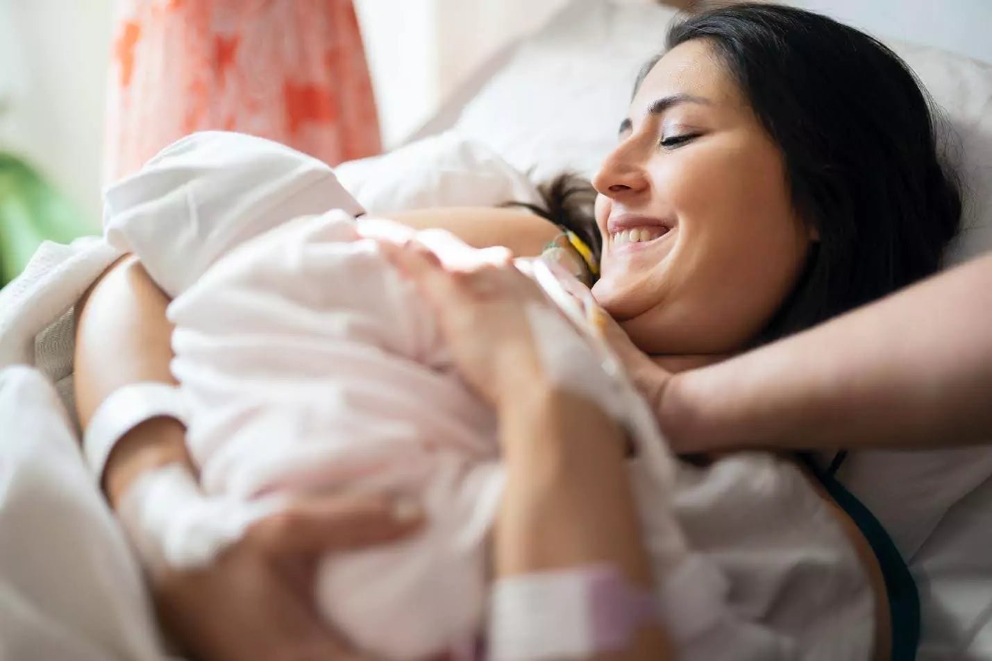 Postpartum Vitamins and Nutrition: 6 Tips for Breastfeeding Mums